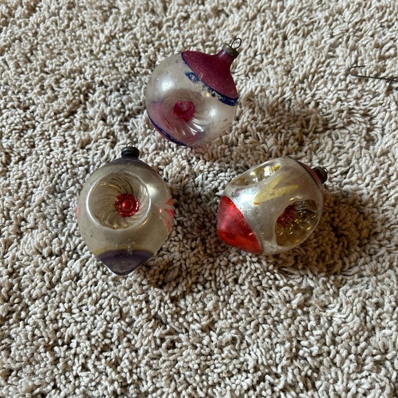 Box of vintage ornaments - Picture 7 of 15